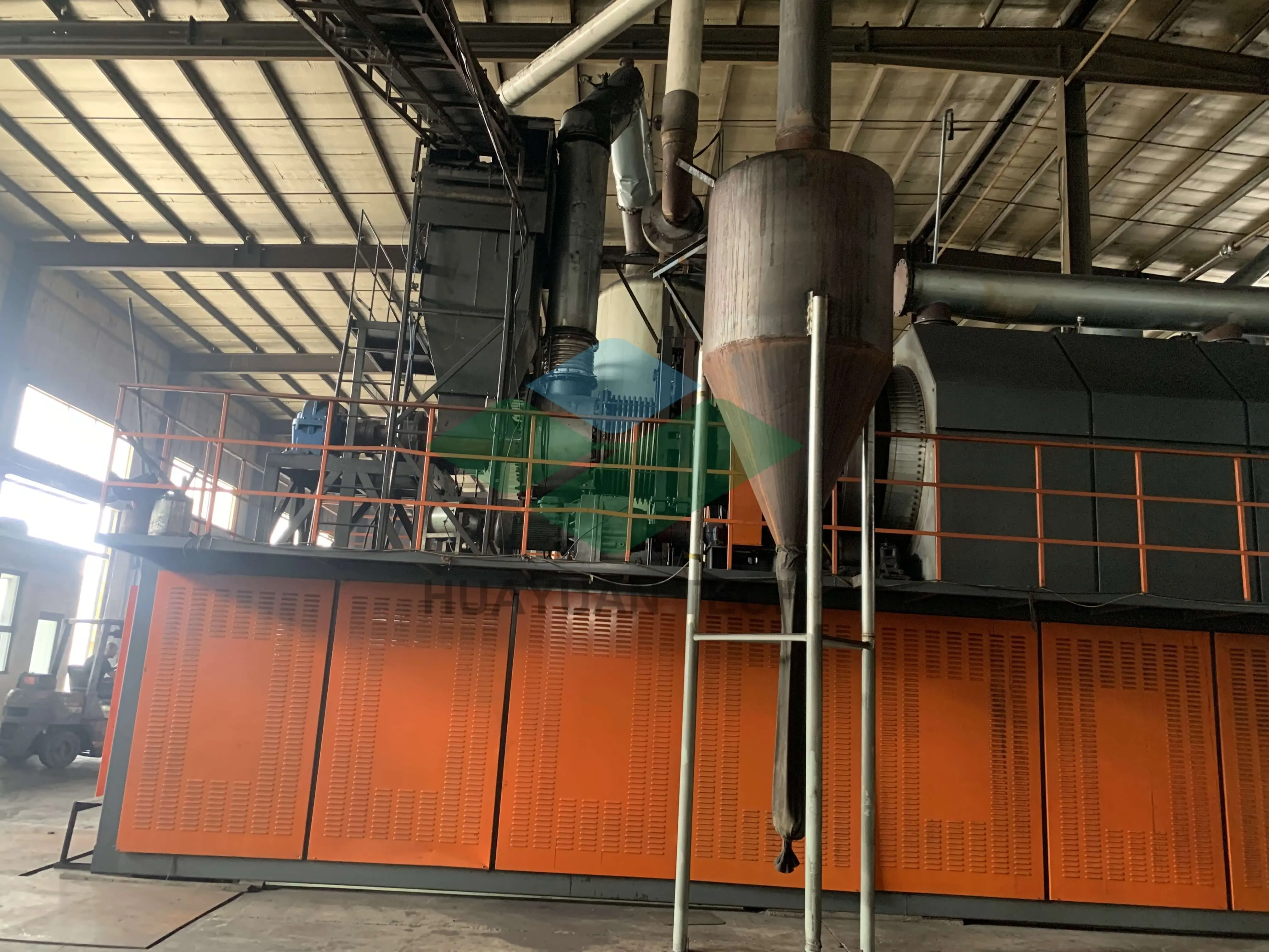 Continuous pyrolysis plant(5-10cm tire blocks as feedstock)